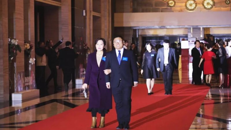 “感恩相伴?筑夢(mèng)同行”——龍港集團(tuán)2019新春年會(huì)盛大舉行！