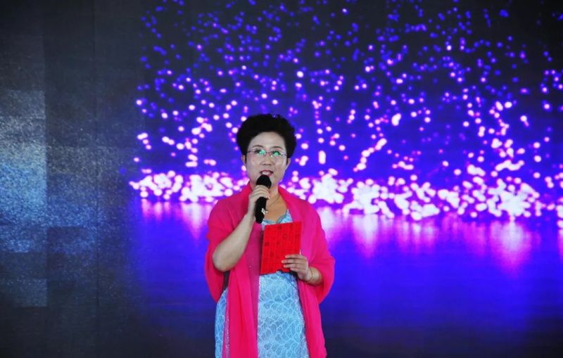 “感恩相伴?筑夢(mèng)同行”——龍港集團(tuán)2019新春年會(huì)盛大舉行！