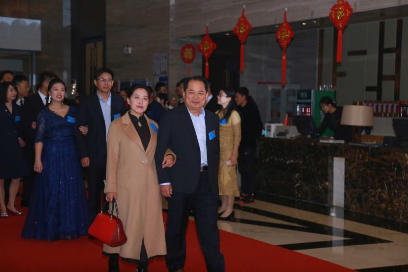 “凝心聚力 ·砥礪前行”— 龍港集團2020新春年會完美收官！