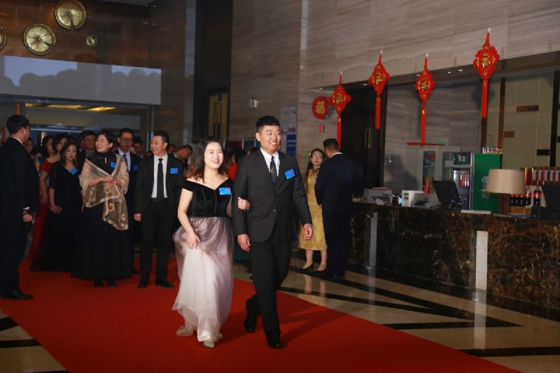 “凝心聚力 ·砥礪前行”— 龍港集團2020新春年會完美收官！