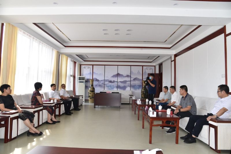 校企聯(lián)袂，共筑教育——“龍港·育秀園”又一教育教學(xué)獎勵基金簽約儀式圓滿完成！