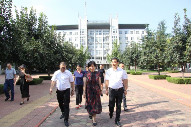 校企聯(lián)袂，共筑教育——“龍港·育秀園”又一教育教學(xué)獎勵基金簽約儀式圓滿完成！