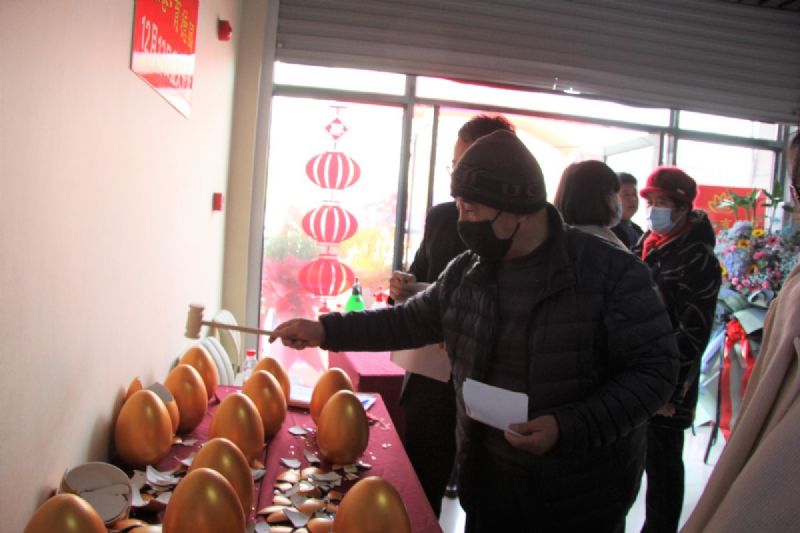 人山人海，瘋狂搶購(gòu)丨直擊龍港·育德園開(kāi)盤(pán)火爆現(xiàn)場(chǎng)！