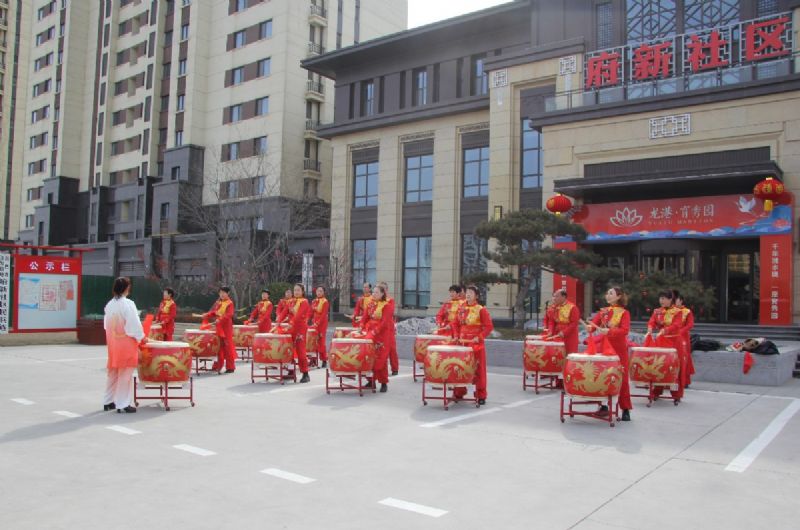 龍港·育秀園項(xiàng)目A區(qū)節(jié)后復(fù)工儀式暨“我們的中國(guó)夢(mèng) 文化進(jìn)萬家”昌邑市2022文化惠民演出育秀園專場(chǎng)隆重舉行！